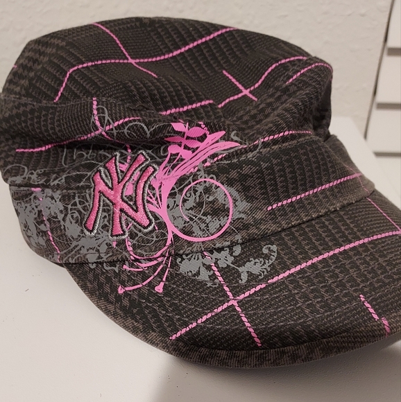 47 Twins New York Yankees Sun Tripper Hat Cap Gray Pink Logo MLB Baseball Womens - Picture 1 of 9